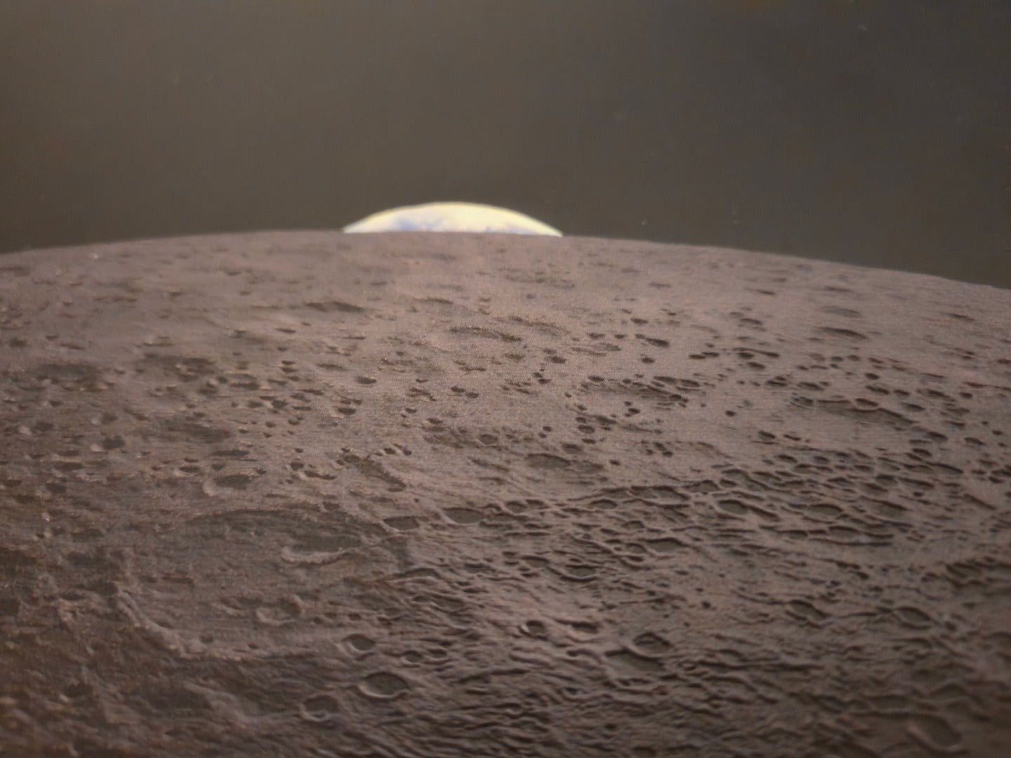 Earthrise Lunar Collection Van Glo