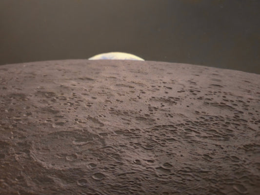 Earthrise Lunar Collection Van Glo